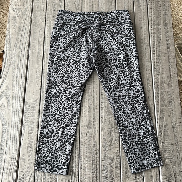 Nike compression reflective capri leggings - Picture 4 of 7